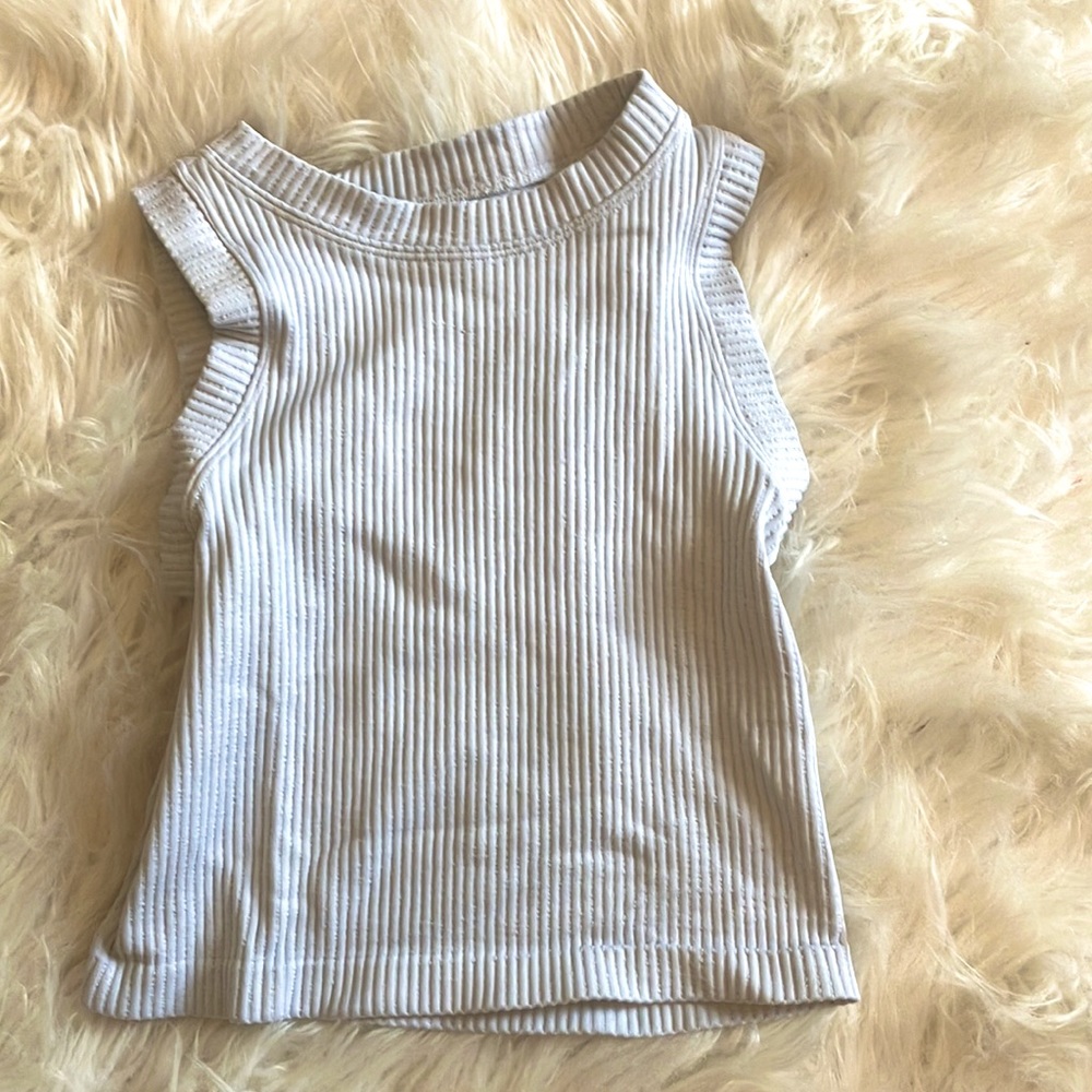 White aura tank